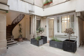 Atypical Flat - PLACE DES VOSGES - 4 people